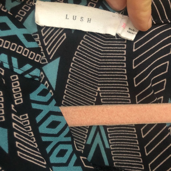 Lush V-Neck Printed Blouse - Picture 4 of 4